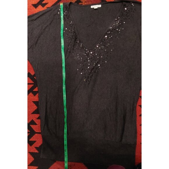 New York & Company XL Gray V-Neck Sequin Embellished Lightweight Knit Top - Picture 6 of 11